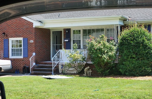 Newport News House | Tucked away 3-bedroom estate with AC and WiFi in fabulous Hampton