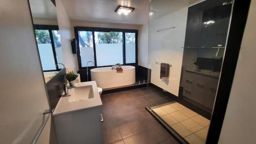 Kingscote Ski Chalet | Tucked Away Chalet - Stunning Bathroom