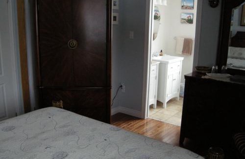 Victoria Harbour Bed & Breakfast | Tucked Inn the Harbour B&B
