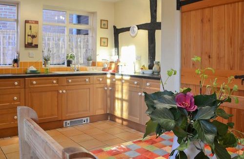Romsey House | Tudor Cottage