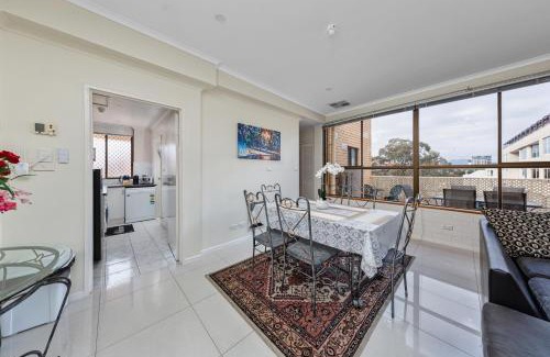 Greenway Apartment | Tuggeranong Short Stay #11C - Sleeps 8