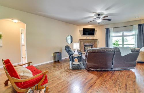Verdigris House | Tulsa Area Retreat with Trail Access and Private Patio