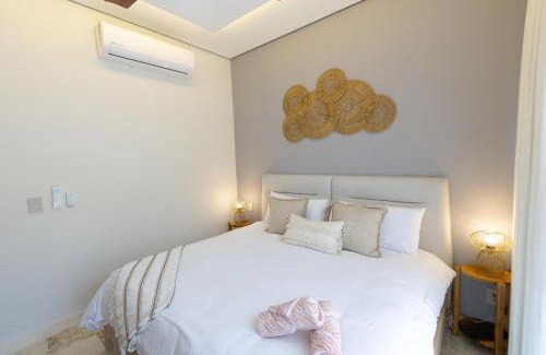 Playa Paraiso Apartment | Tulum 1 BD - 5 Min Walk to Free Beach Club - 4 Rooftop Pools