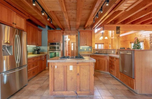 Dickson Cabin | Turkey Creek Cabin- 45 Minutes to Nashville