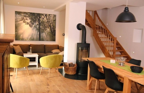 Eslohe Apartment | Turmhaus - Vacation on the estate