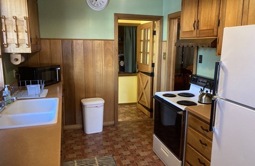 Miles City House | Turn of the Century Charm close to historic downtown Miles City!