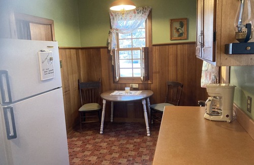 Miles City House | Turn of the Century Charm close to historic downtown Miles City!
