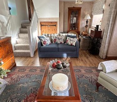 Tetbury House | Turnpike Cottage