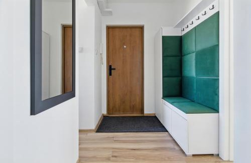Ursus Apartment | Turquoise by Solarento