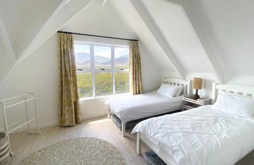 Elgin House | Turtle Creek in Pringle Bay