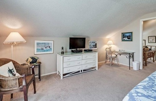 Boca Grande House | Turtleback 09 3 Bedroom Villa by RedAwning