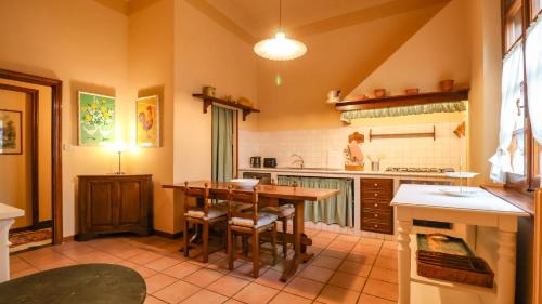 Massa e Cozzile Apartment | TUSCAN HOUSE WITH GARDEN - with Wi-Fi, Free Parking