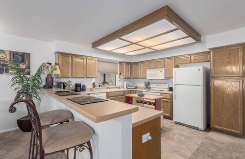 Sunland Village East Condo | Tuscan Sun - Sunland Village East Stunning Townhome