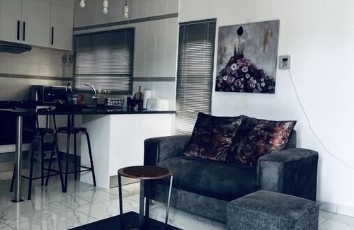Central Apartment | Tutume accommodation for travelers. Hotel, guest house or Lodge style