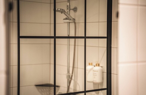Orby Hotel | Två Skyttlar