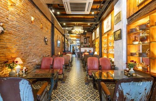 Old Phuket Town Hotel | Twelve 8 Boutique House