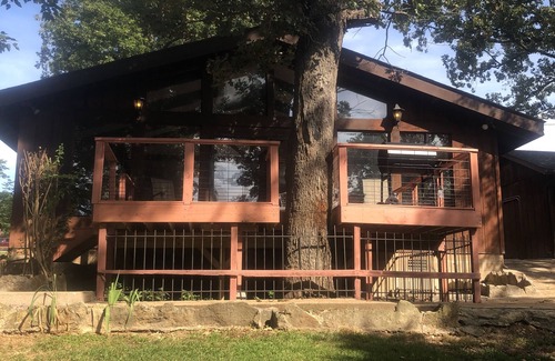 Henderson House | Twelve Oaks Resort - 1/4 mile from Lake Norfork Marina