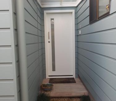 North Avoca Apartment | Twenty on Lake