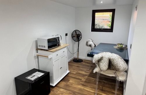 Hounslow South Apartment | Twickenham Stadium Studio