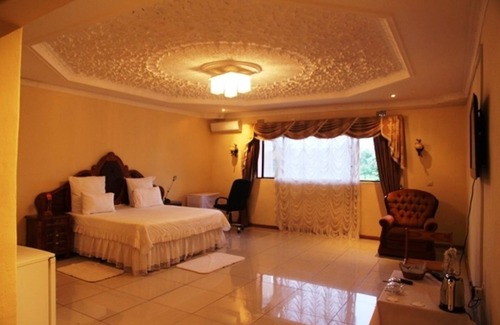 Choma House | Twin Cave Lodge