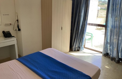Is-Salina Bed & Breakfast | twin/double bed & breakfast with AC and WiFi pool/indoor heated pool .