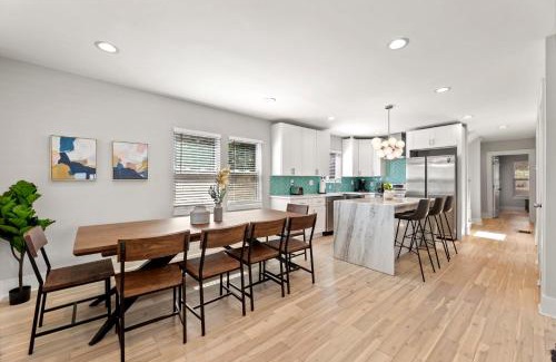 East Side House | Twin Homes - 8 Bedroom Retreat In Central ATL