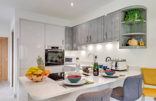 Hulland Ward Apartment | Twin Lakes Annexe - One Bedroom Apartment, Sleeps 2