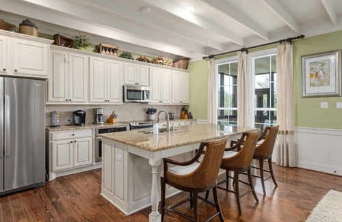 San Marcos House | Twin Oaks Estate - Enormous 3 Home Estate w/Heated Pool & Pickleball Court