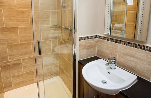 Ault Hucknall Hotel | Twin Oaks Hotel