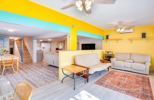 Gun Barrel City House | Twin Pines Lakehouse: Scenic waterfront family retreat! Nature, Fishing, Kayaks!