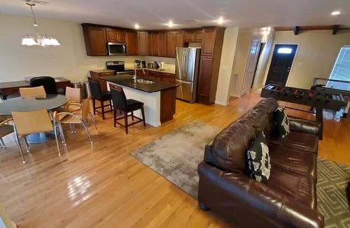 Azle House | "Twin Pines”-Lakefront House w/Boat House,Kayaks,Pdlebrd,Canoe&Over Water Swings