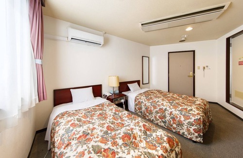 Kudamatsu House | Twin room / Kudamatsu Yamaguchi