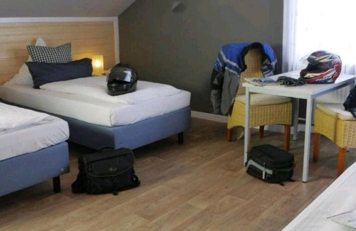 Hunerbach House | Twin Room, Shower, Toilet / Standard - Hotel-Restaurant Hüllen