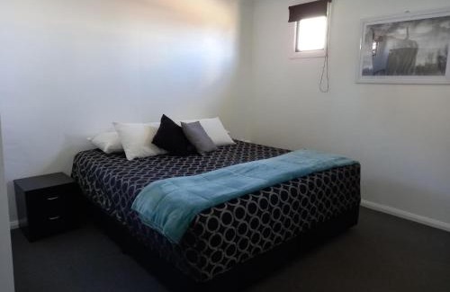Inverell Hotel | Twin Swans Motel