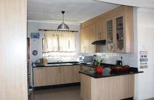 Gaborone House | Twinhome Inn