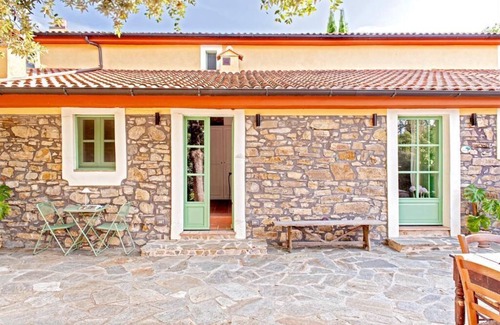 Monteverdi Marittimo Apartment | Two Apartments in 16th-Century Farmhouse: Wellness and Nature for Families and Groups