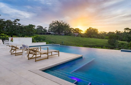 Tigre Villa | Two Bedroom Villa w/Lounge Space