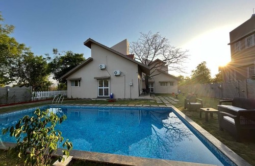 Karjat Villa | Two beautiful villas in scenic Karjat, 30 mins from stations - perfect retreat!n