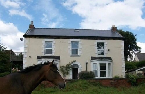 Newcastle-upon-Tyne Apartment | Two Bed Apartment-Private Bathroom-Field House
