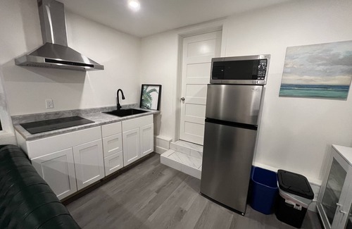 Oakland House | Two Bed Two Bath Guest Suite near Lake Merritt!