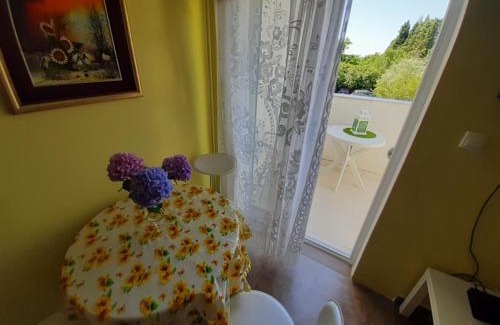 Kaluđerac Apartment | Two bedroom ap in the garden