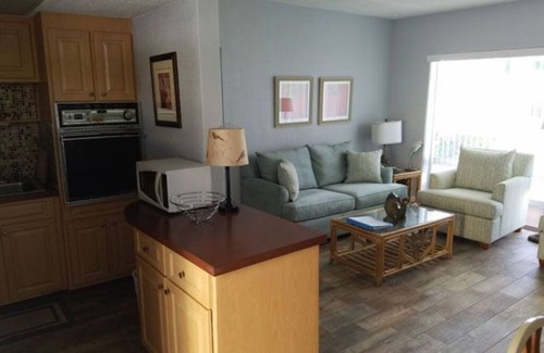 Hillsboro Beach Apartment | Two Bedroom Apartment #107/109