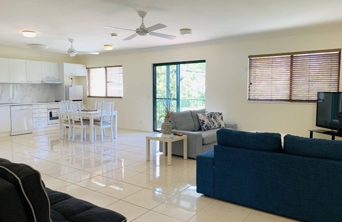 Horseshoe Bay Apartment | Two Bedroom Apartment