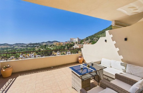 El Beal Apartment | Two Bedroom Apartment with Communal Pool in La Manga Club