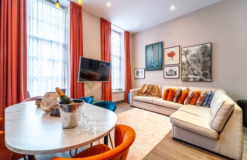 RopeWalks Apartment | Two-Bedroom Apartment 107 (Sleeps 7) - minutes from L1 and all major attractions