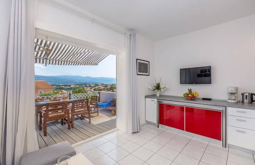 Silo Apartment | Two bedroom apartment with terrace and sea view Šilo, Krk (A-18691-a)