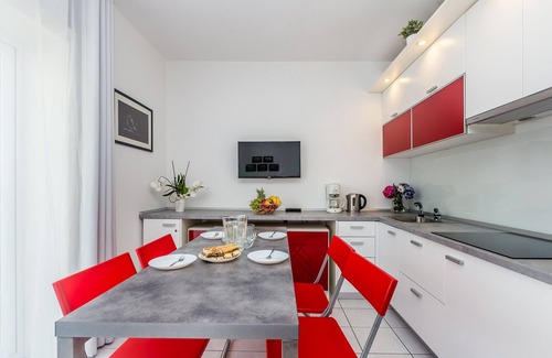 Silo Apartment | Two bedroom apartment with terrace and sea view Šilo, Krk (A-18691-a)