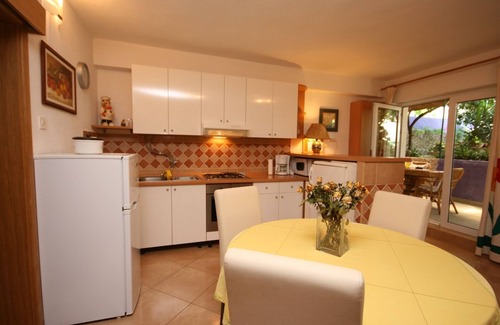 Ratac Apartment | Two bedroom apartment with terrace Makarska (A-6636-a)
