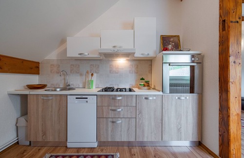 Lipovaca Dreznicka Apartment | Two bedroom apartment with balcony Lipovača, Plitvice (A-19450-a)