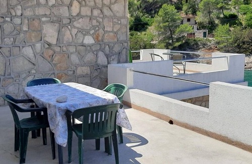 Bogomolje Apartment | Two bedroom apartment near beach Cove Bristova, Hvar (A-24165-a)